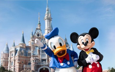 环球影城的“一周年”和迪士尼的100年