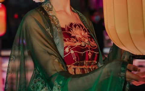 汉服约拍”大热背后，揭秘文旅景区的“汉服营销产业链”