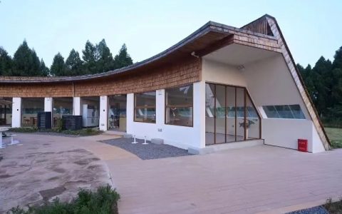 文旅向左，数字游民向右