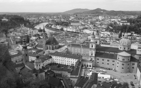 从一个名字开始的生意经